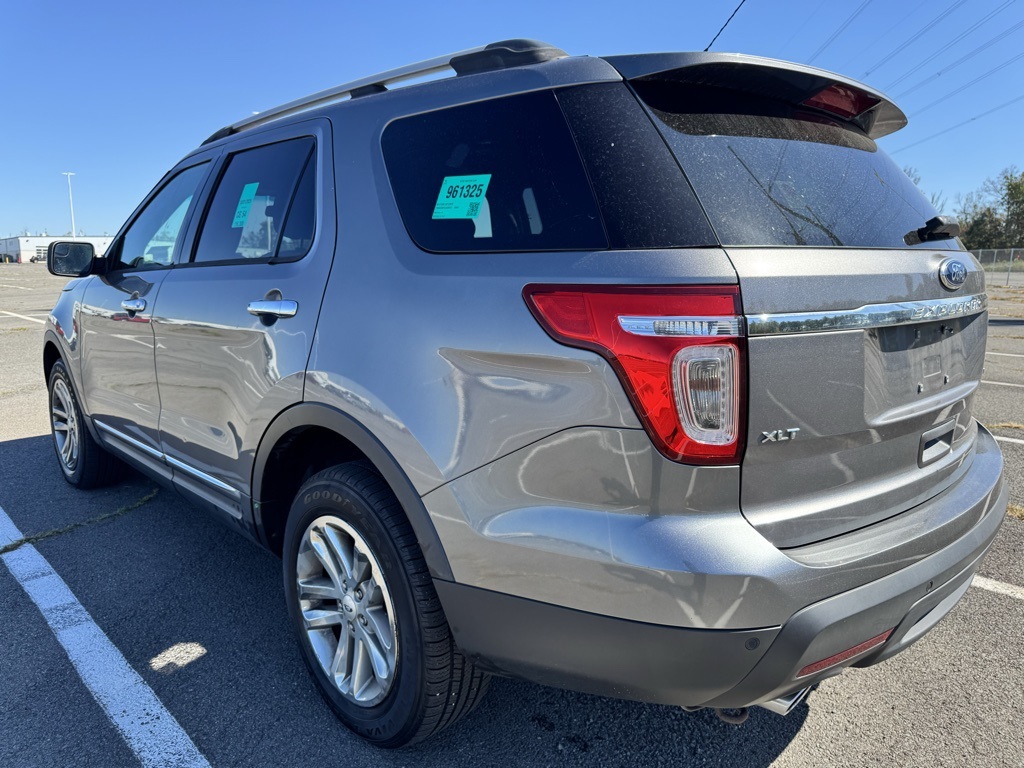 2014 Ford Explorer XLT photo 2