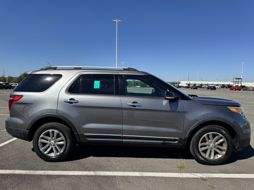 2014 Ford Explorer XLT photo 4