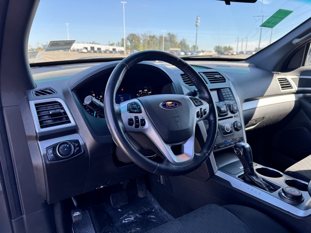 2014 Ford Explorer XLT photo 8