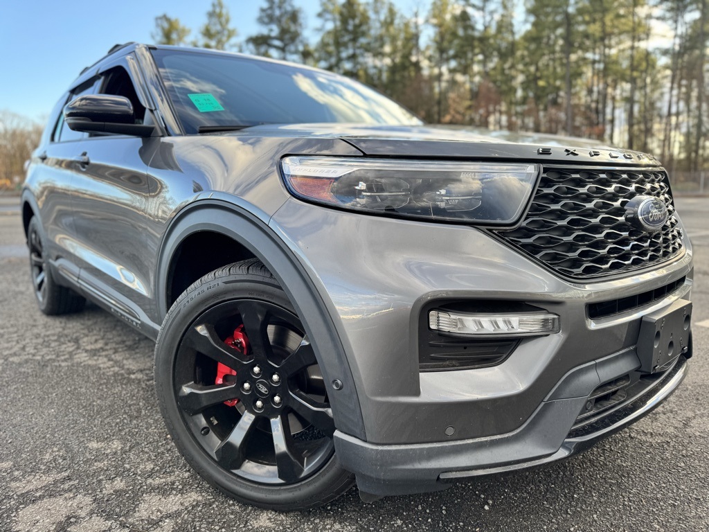 2021 Ford Explorer ST's photo