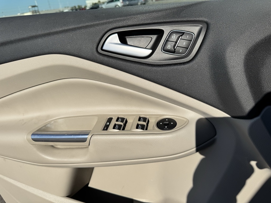 2017 Ford Escape Titanium photo 21