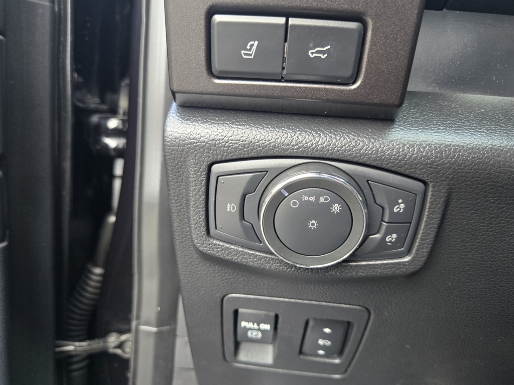 2019 Ford Expedition MAX Limited photo 9