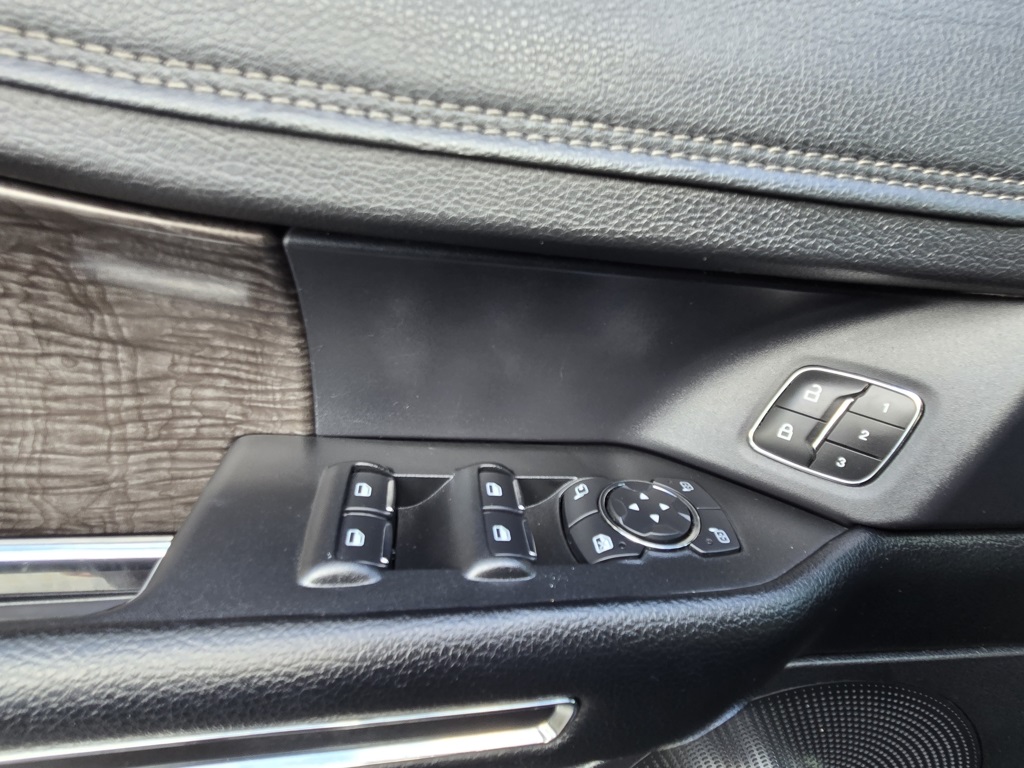 2019 Ford Expedition MAX Limited photo 8