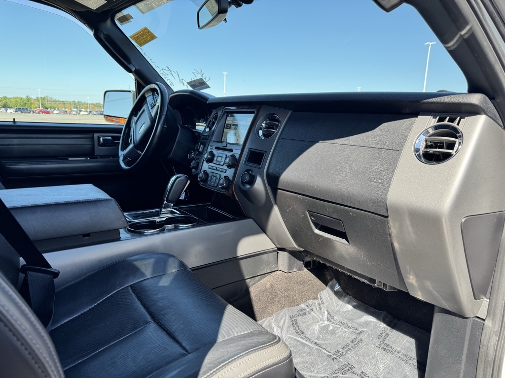 2016 Ford Expedition Platinum photo 10