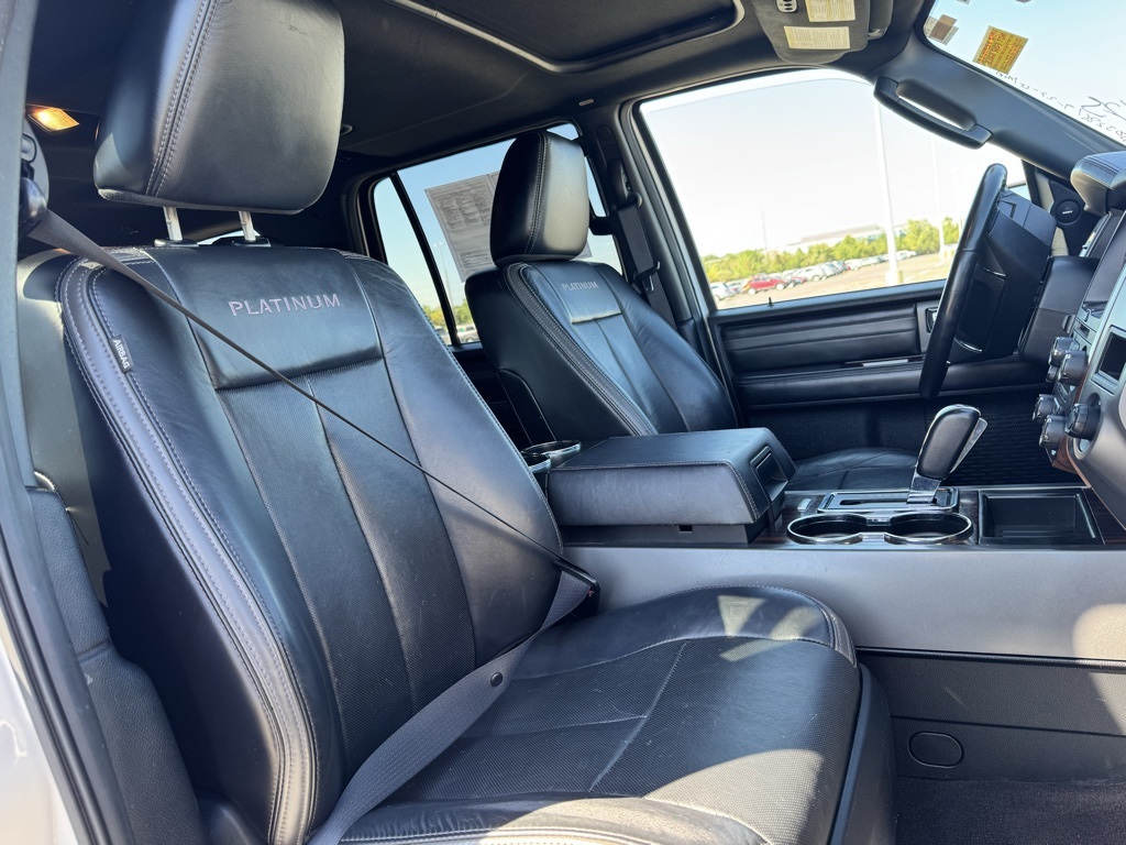 2016 Ford Expedition Platinum photo 11