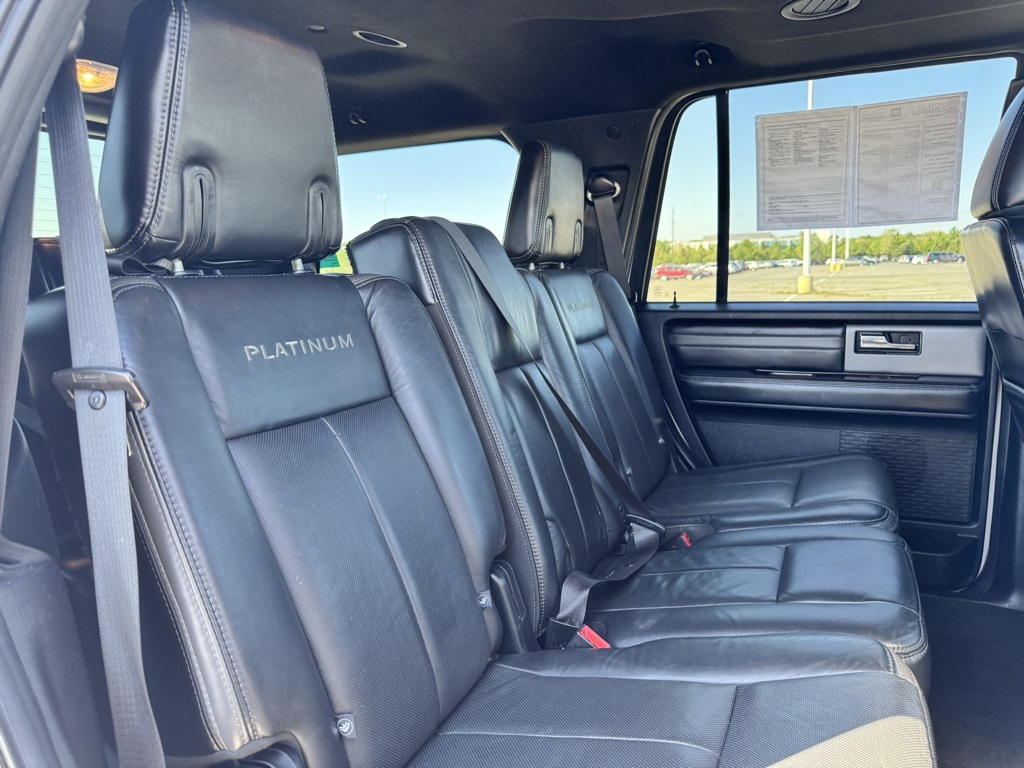2016 Ford Expedition Platinum photo 14