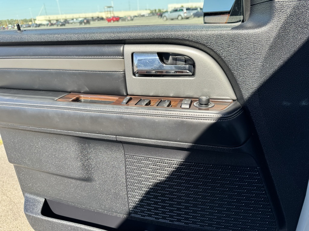 2016 Ford Expedition Platinum photo 20