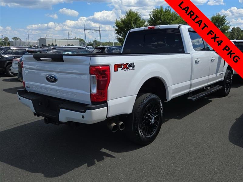 2019 Ford F-250 Lariat photo 2