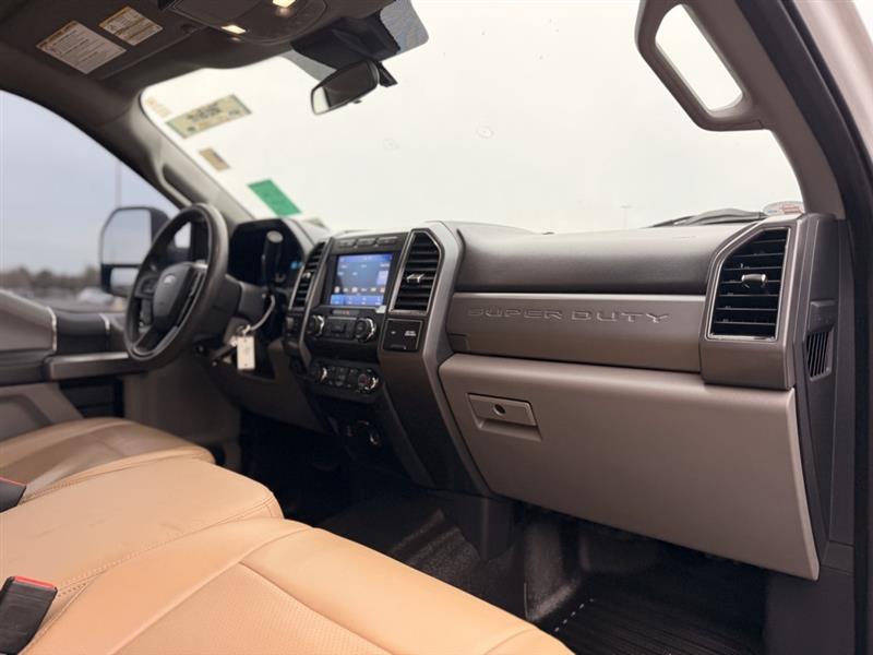 2022 FORD SUPER DUTY F-350 DRW LARIAT