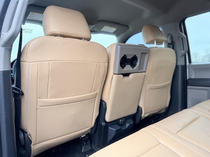 2022 FORD SUPER DUTY F-350 DRW LARIAT