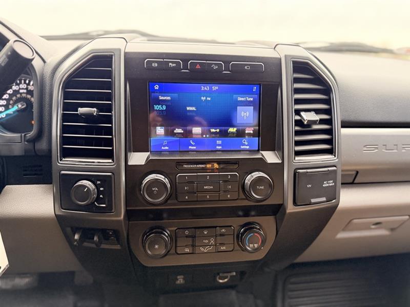 2022 FORD SUPER DUTY F-350 DRW LARIAT