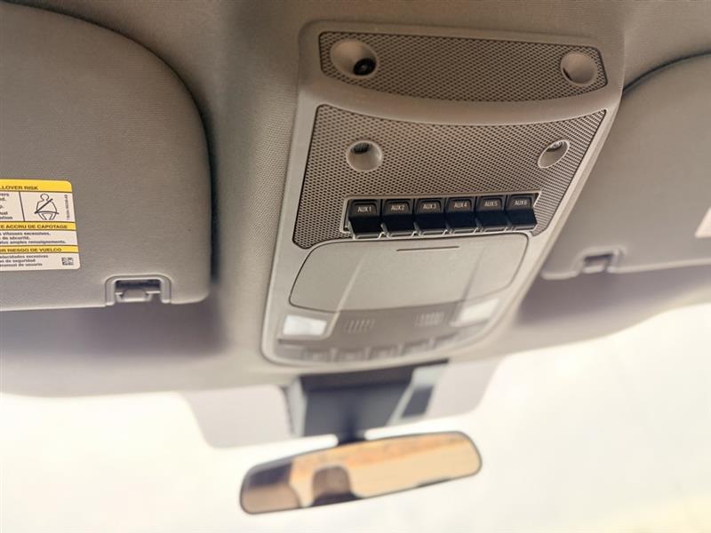 2022 FORD SUPER DUTY F-350 DRW LARIAT