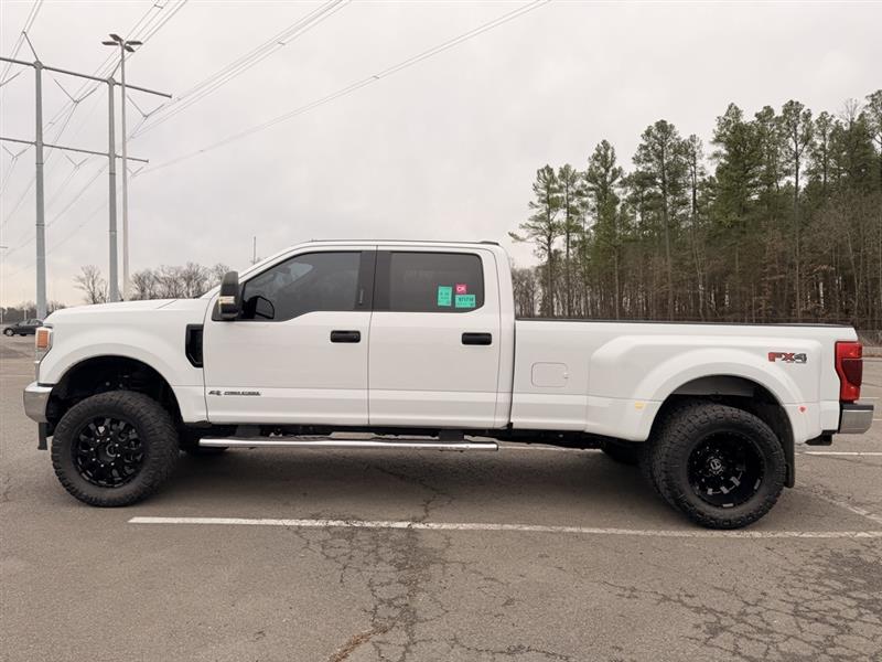 2022 FORD SUPER DUTY F-350 DRW LARIAT