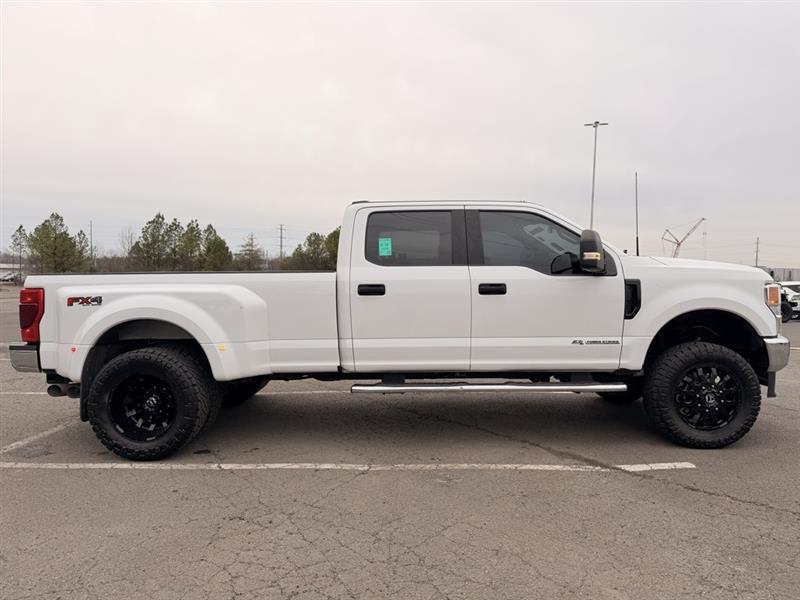 2022 FORD SUPER DUTY F-350 DRW LARIAT