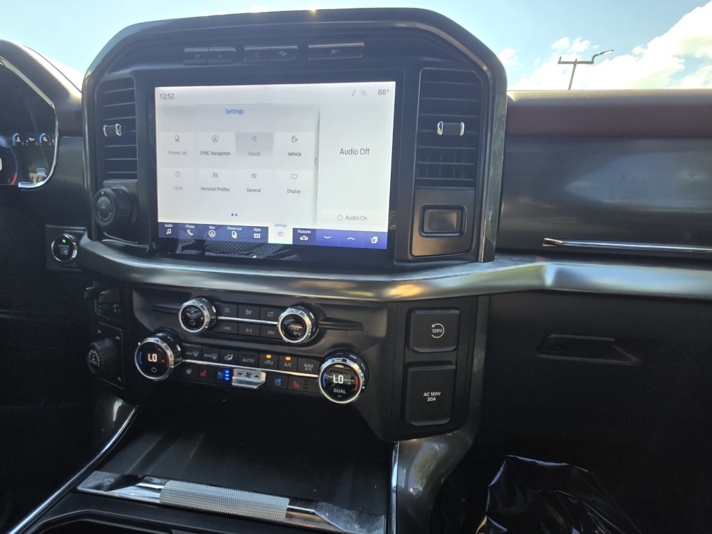 2021 Ford F-150 Lariat photo 22
