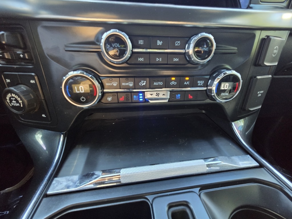 2021 Ford F-150 Lariat photo 24