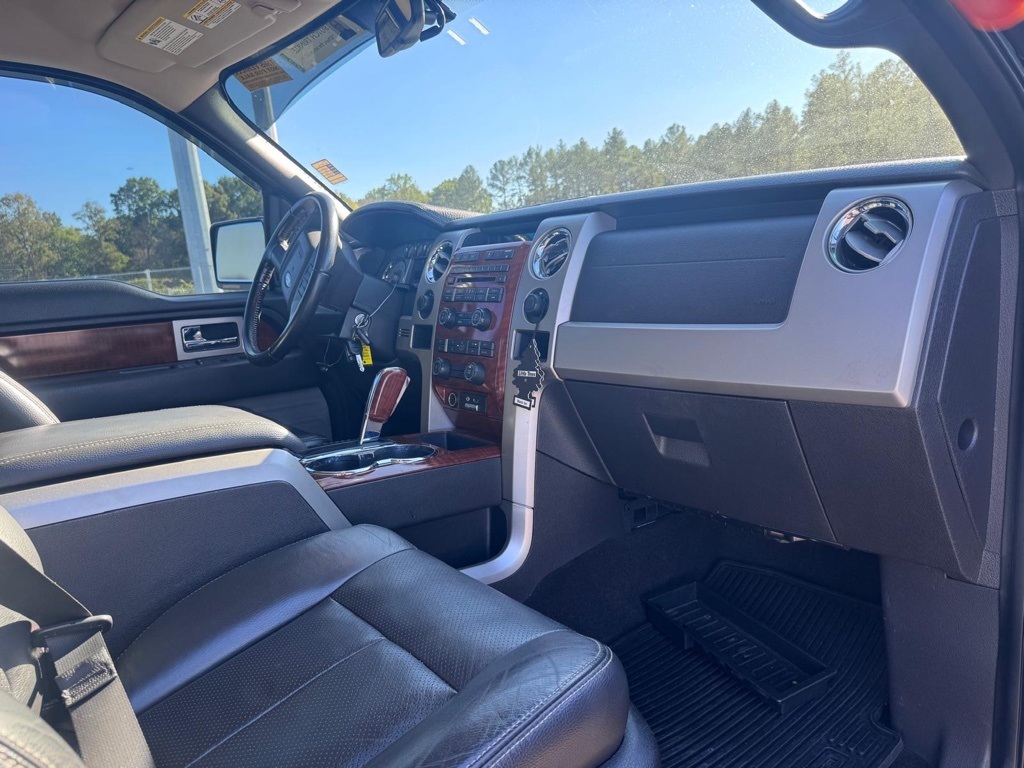 2010 Ford F-150 Lariat photo 9