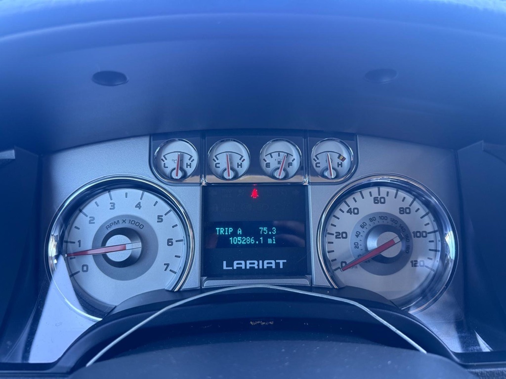2010 Ford F-150 Lariat photo 22