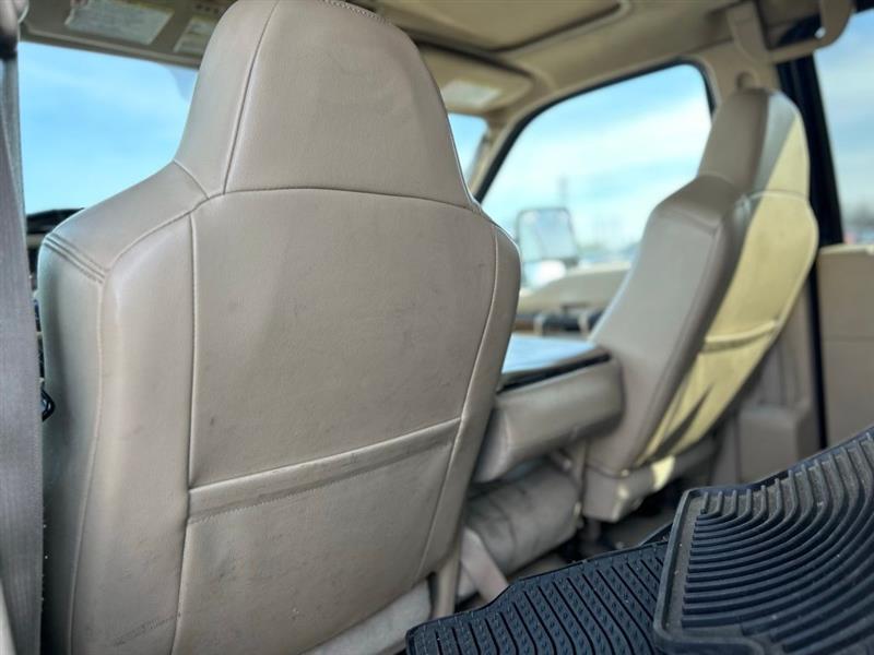 2010 FORD SUPER DUTY F-350 SRW LARIAT