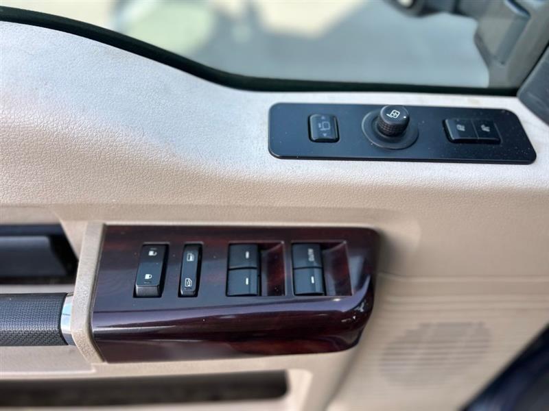 2010 FORD SUPER DUTY F-350 SRW LARIAT