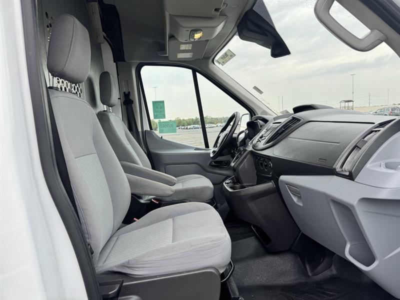 2017 Ford Transit photo 12