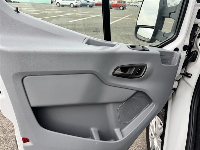 2017 Ford Transit photo 17