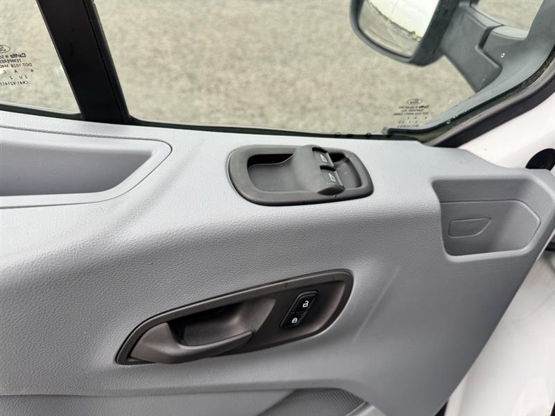 2017 Ford Transit photo 18