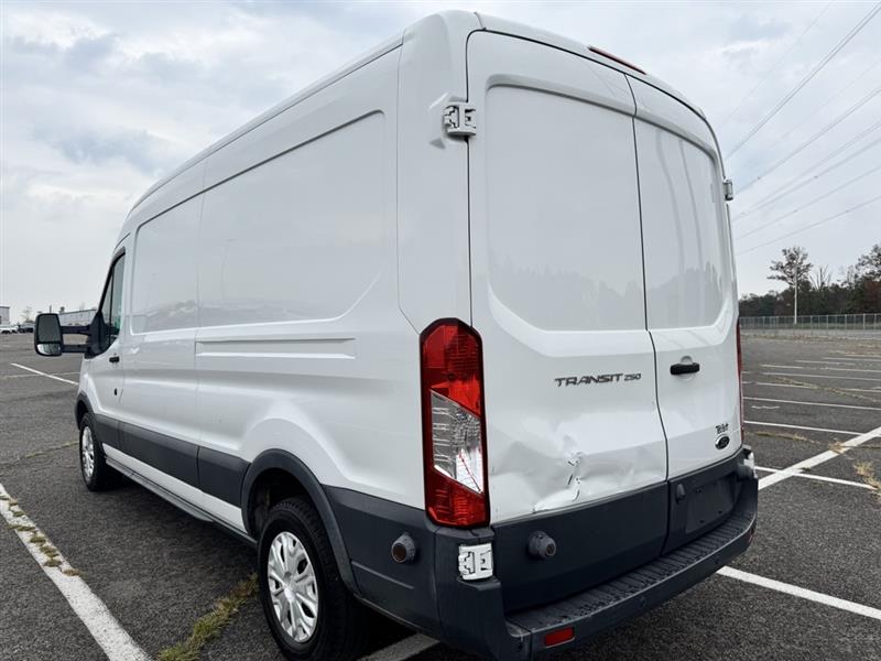 2017 Ford Transit photo 3