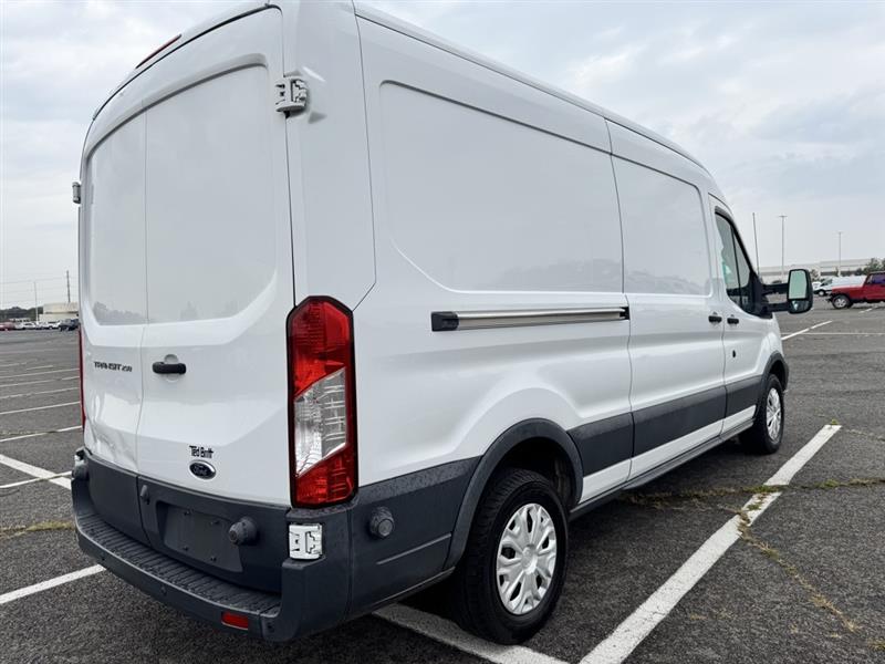 2017 Ford Transit photo 4