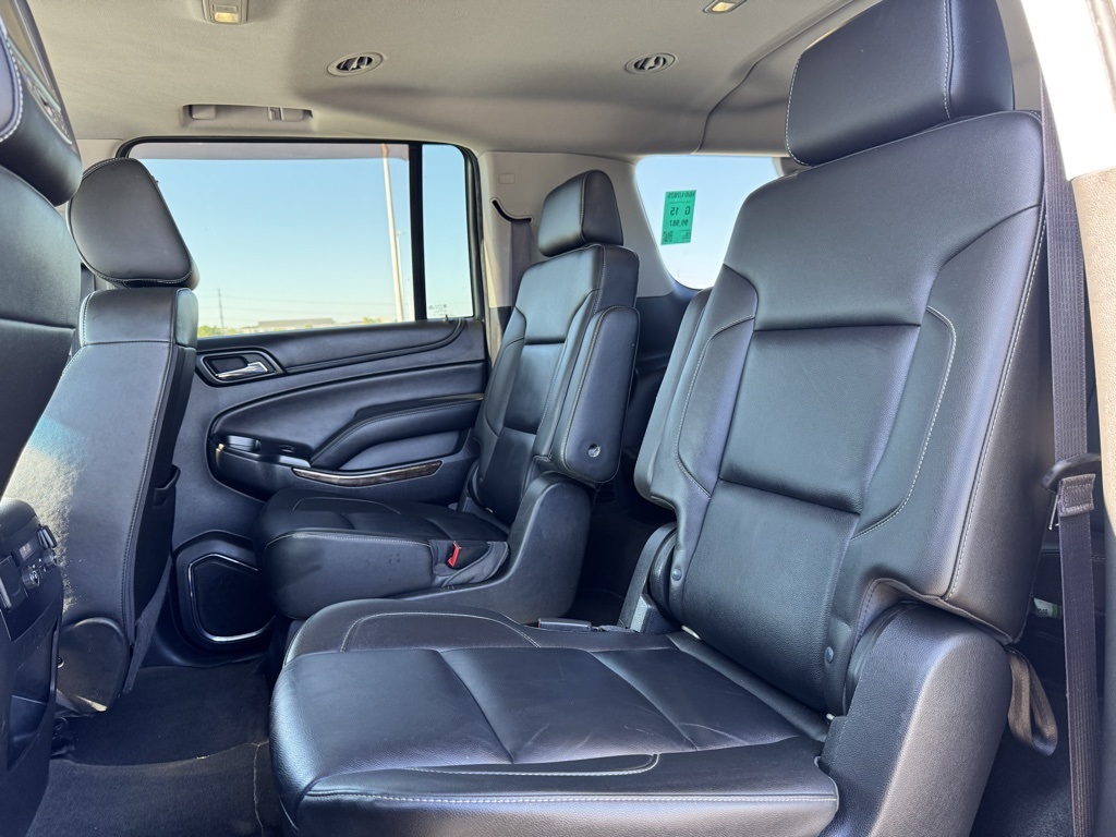 2016 Chevrolet Suburban LT photo 15