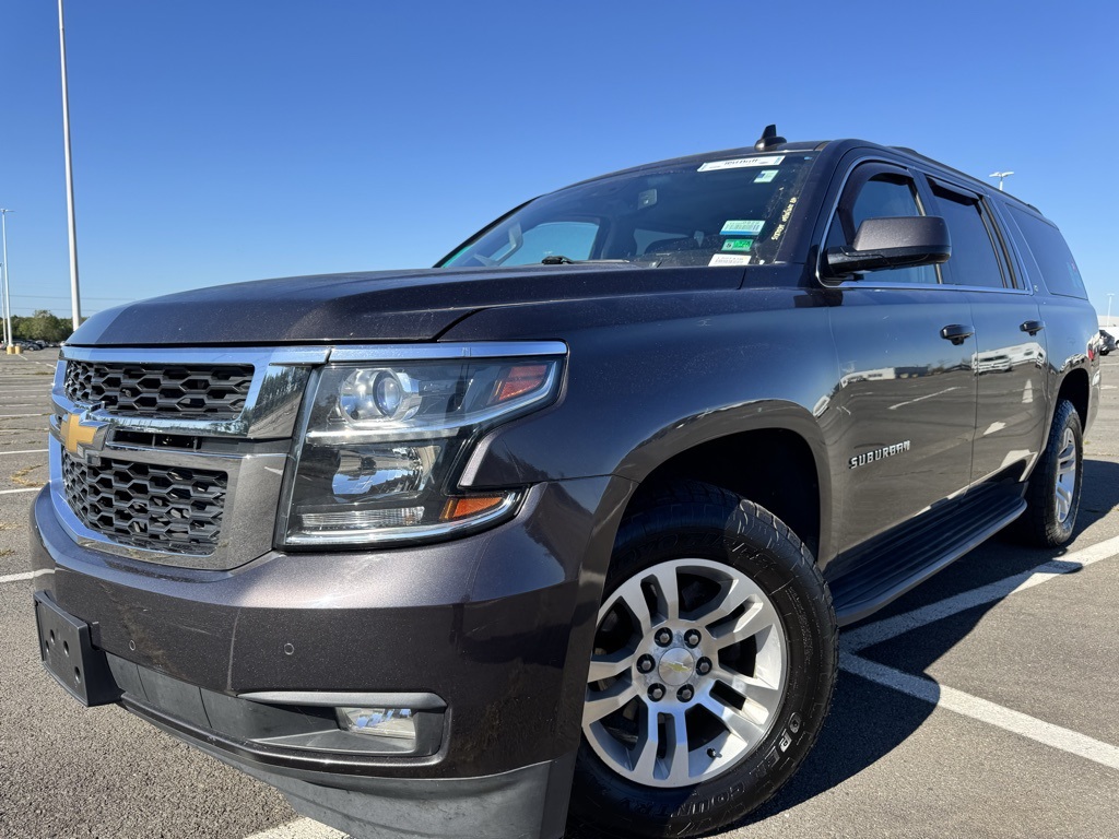 2016 Chevrolet Suburban LT photo 2