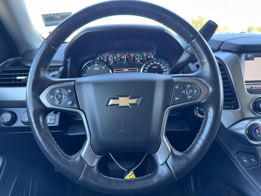 2016 Chevrolet Suburban LT photo 23