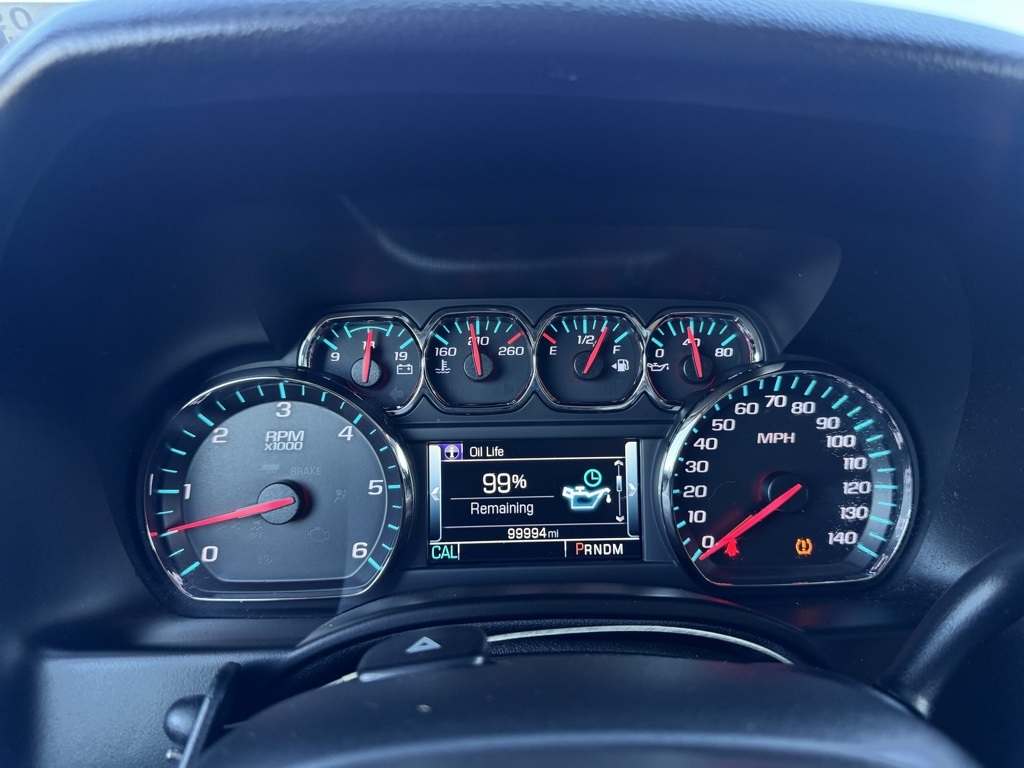 2016 Chevrolet Suburban LT photo 25