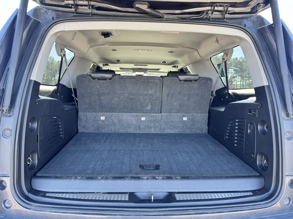 2016 Chevrolet Suburban LT photo 29