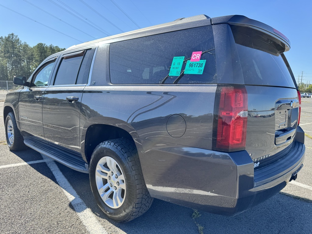 2016 Chevrolet Suburban LT photo 3