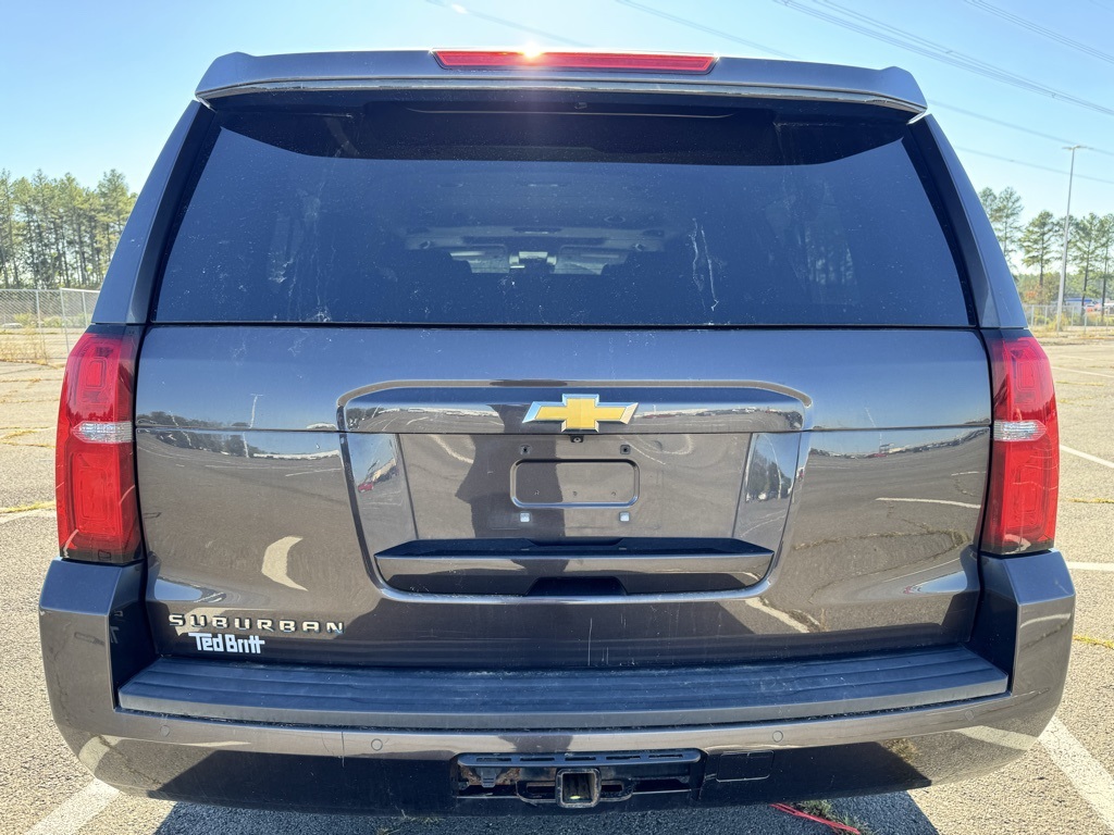 2016 Chevrolet Suburban LT photo 7