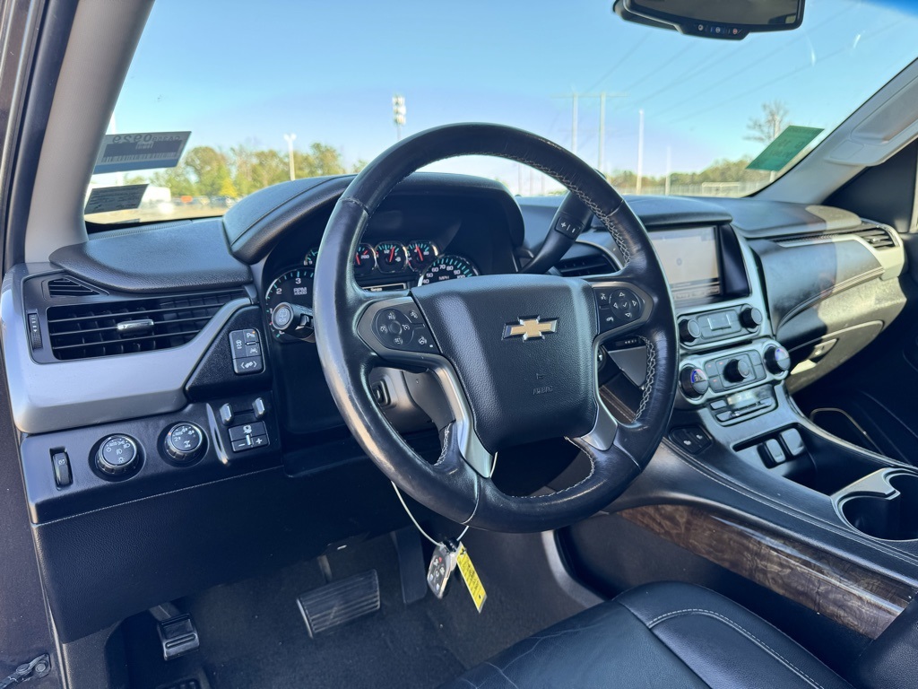 2016 Chevrolet Suburban LT photo 9