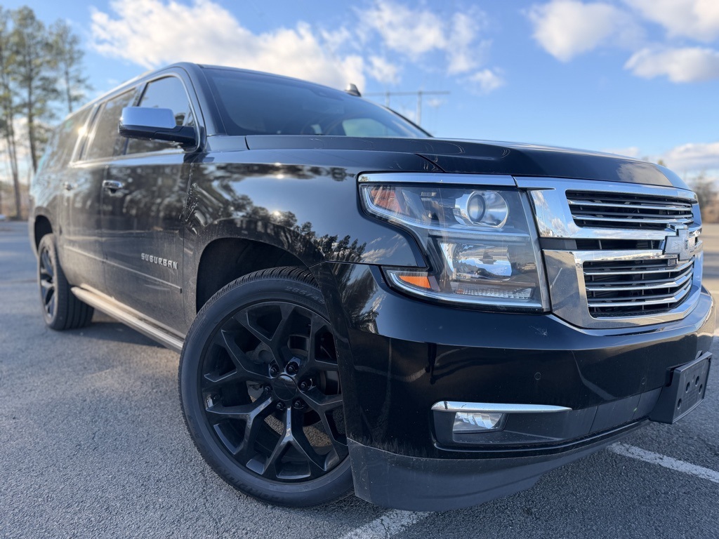 2019 Chevrolet Suburban Premier's photo