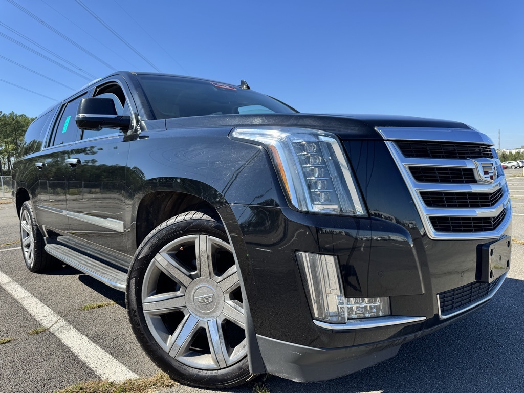 2016 Cadillac Escalade ESV Luxury's photo