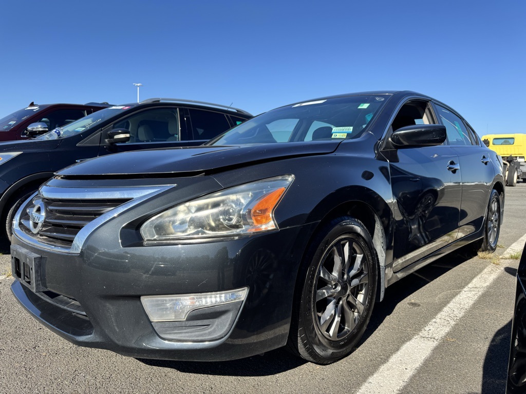2015 Nissan Altima 2.5 S photo 2