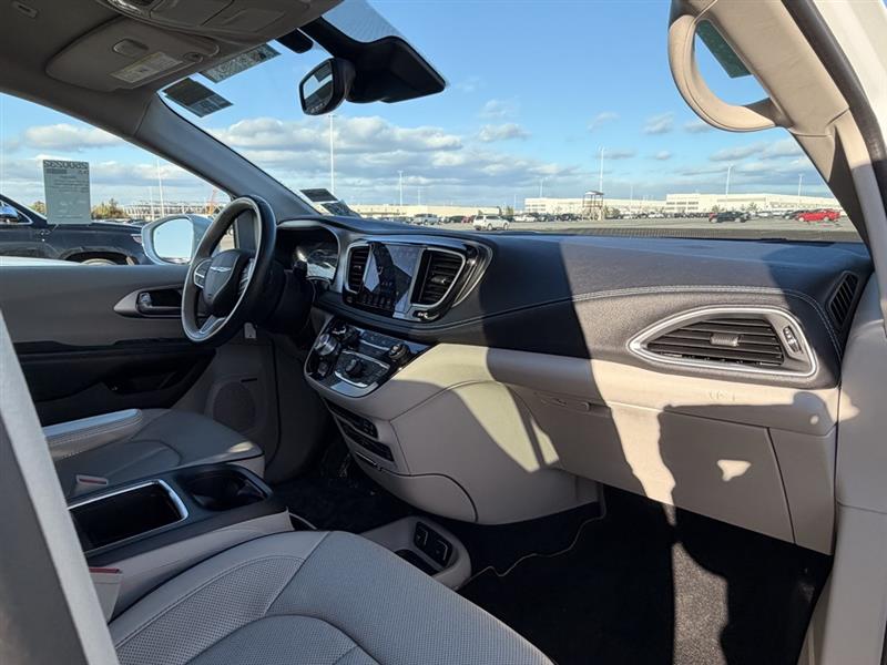 2018 CHRYSLER PACIFICA HYBRID LIMITED