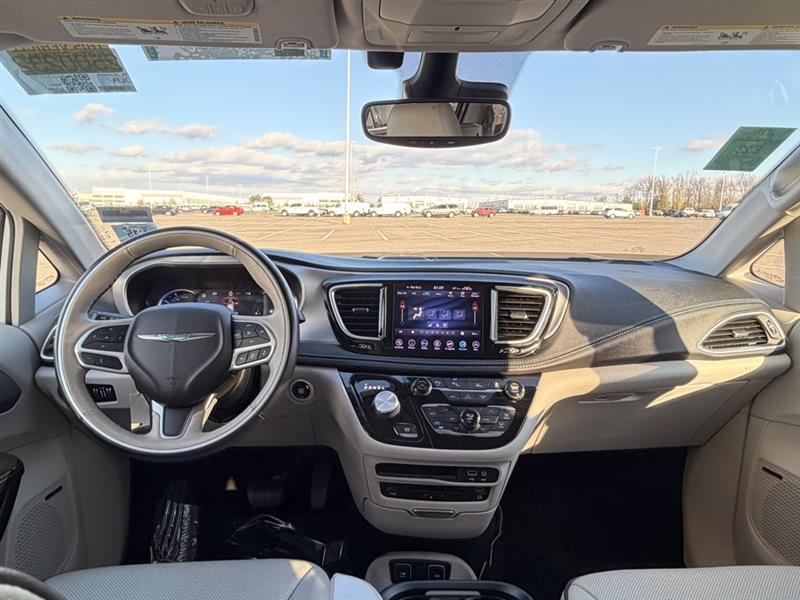 2018 CHRYSLER PACIFICA HYBRID LIMITED