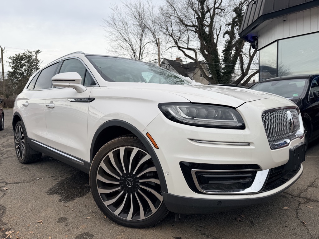2019 Lincoln Nautilus Black Label's photo