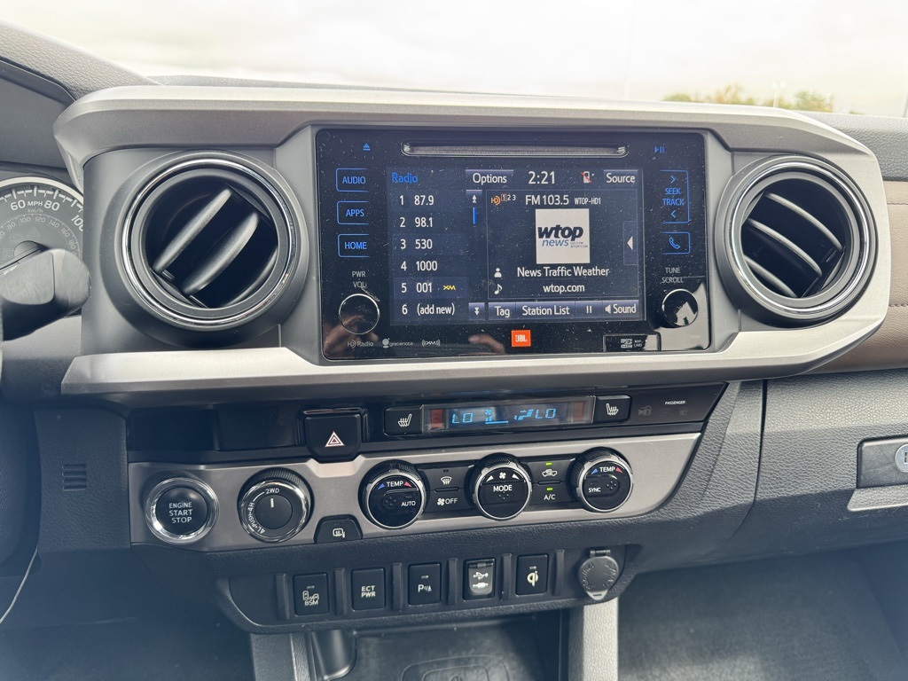 2016 Toyota Tacoma Limited photo 13