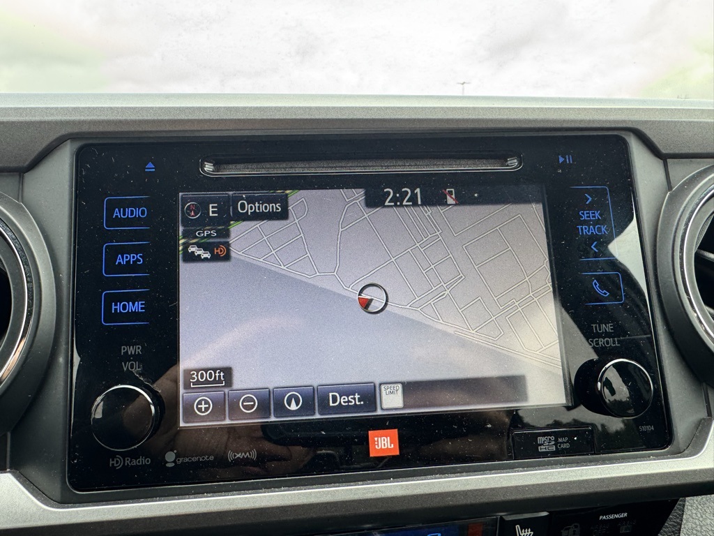 2016 Toyota Tacoma Limited photo 14