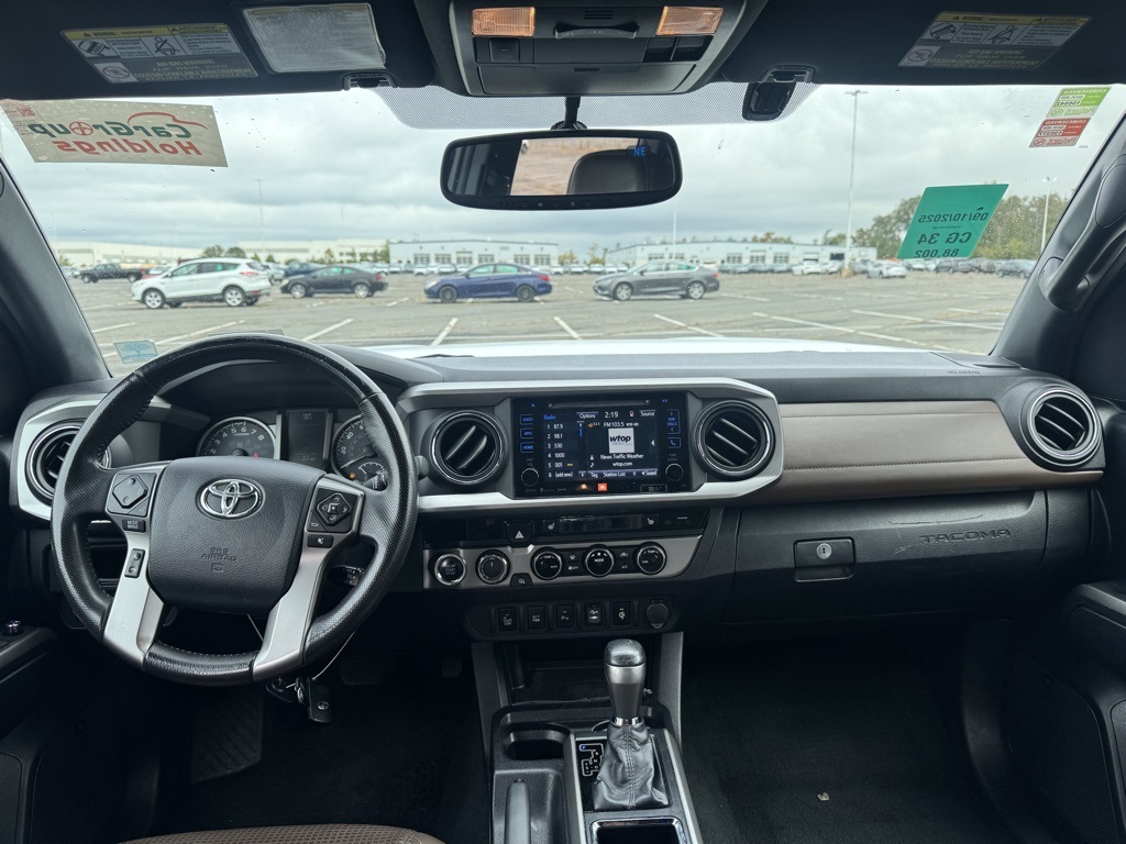 2016 Toyota Tacoma Limited photo 17