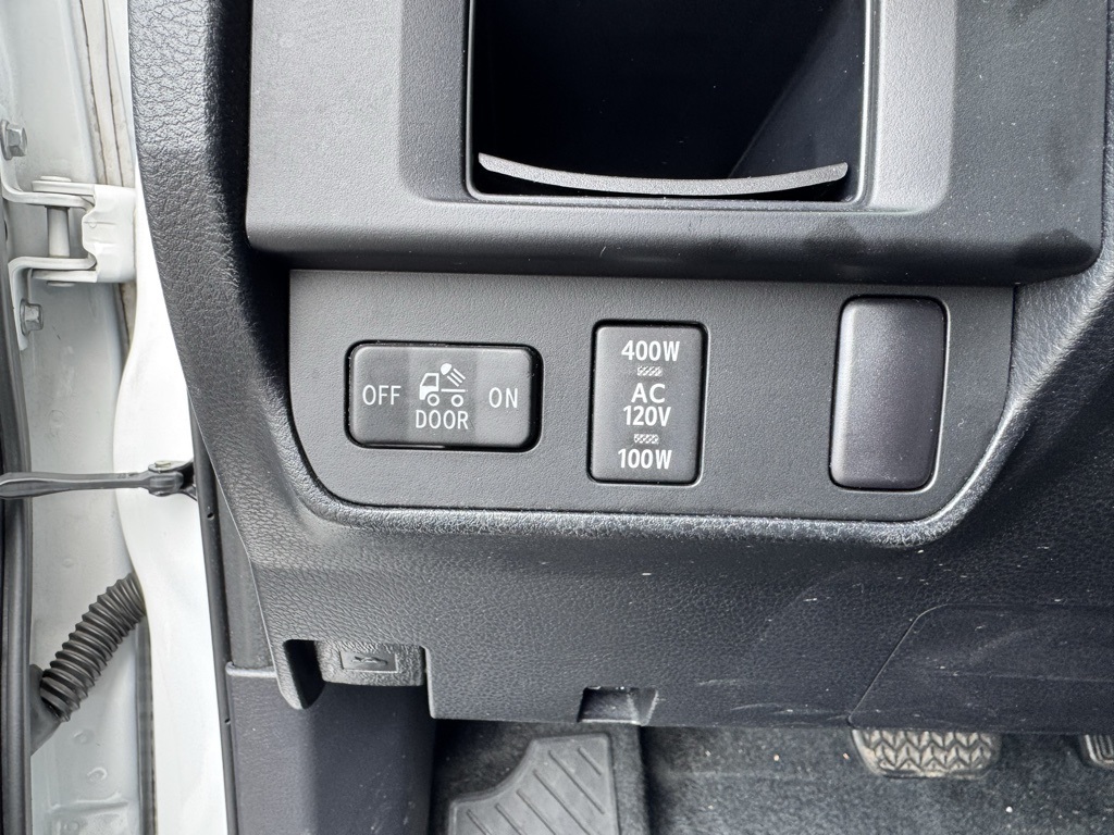 2016 Toyota Tacoma Limited photo 24