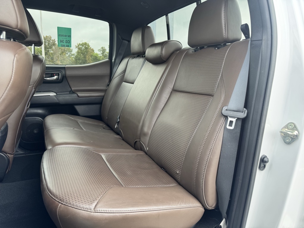 2016 Toyota Tacoma Limited photo 26