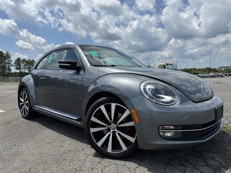 2013 VOLKSWAGEN BEETLE COUPE 2.0T Turbo w/Sun/Sound/Nav