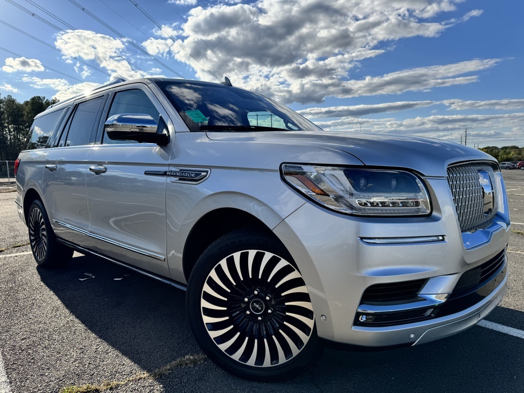 2019 Lincoln Navigator Black Label's photo